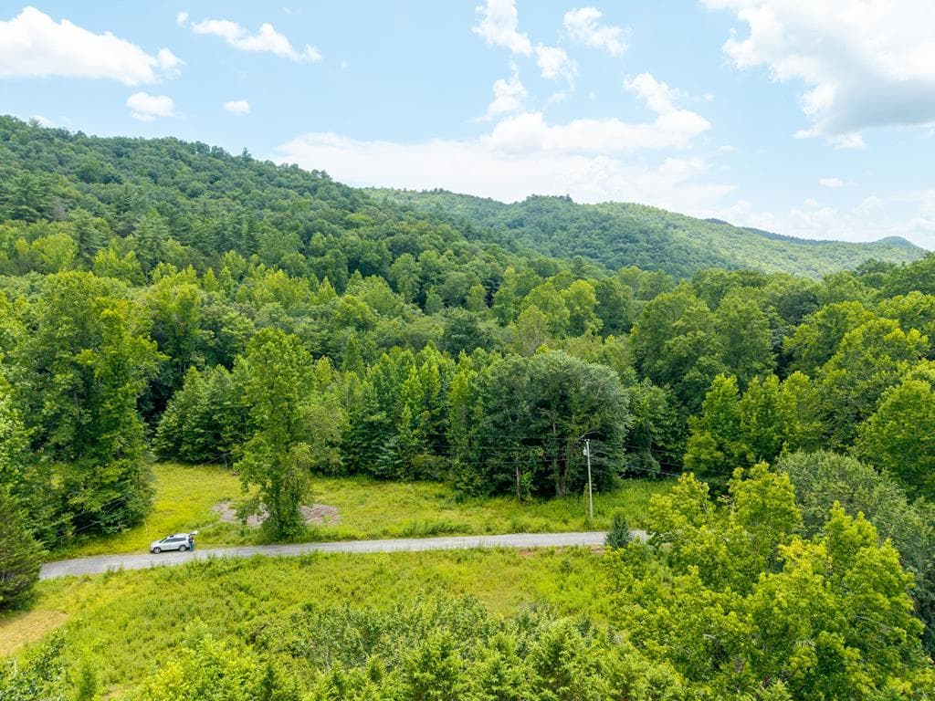 9-17 Mary Lane, Hayesville NC 28904 - Photo