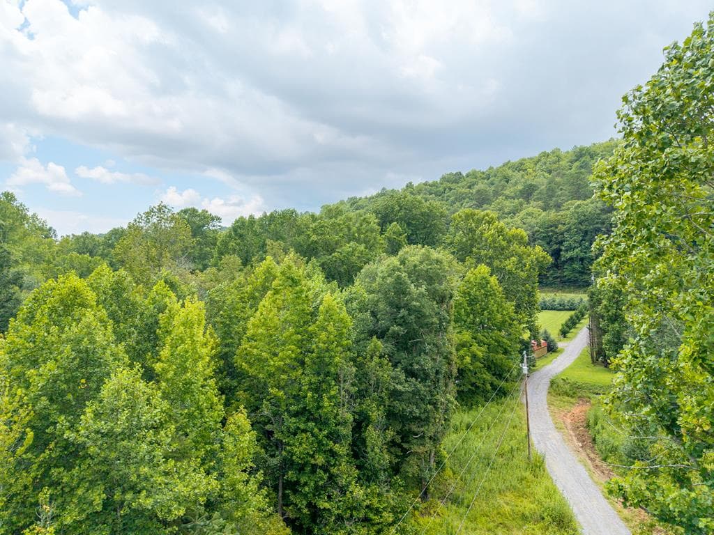 9-17 Mary Lane, Hayesville NC 28904 - Photo