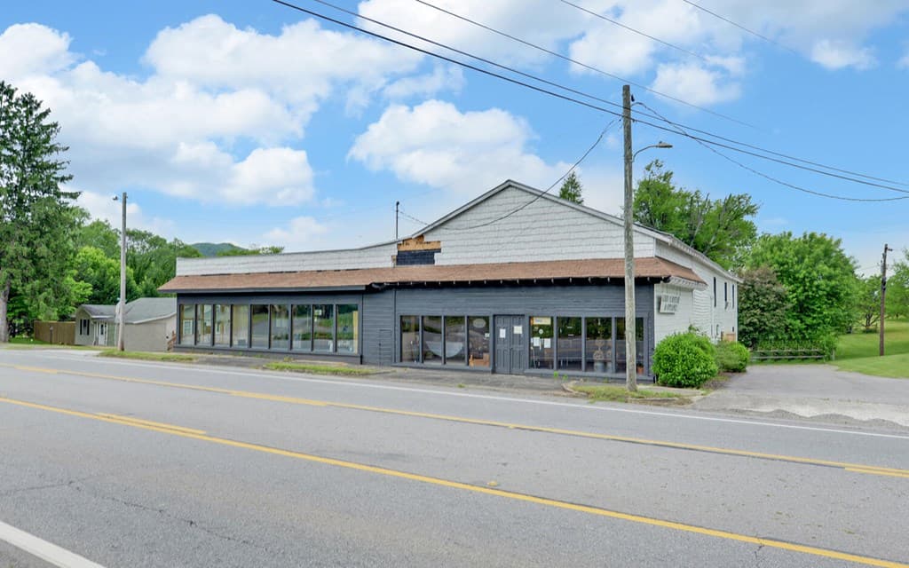 7493 Us Hwy 76 W, Young Harris GA 30582 - Photo