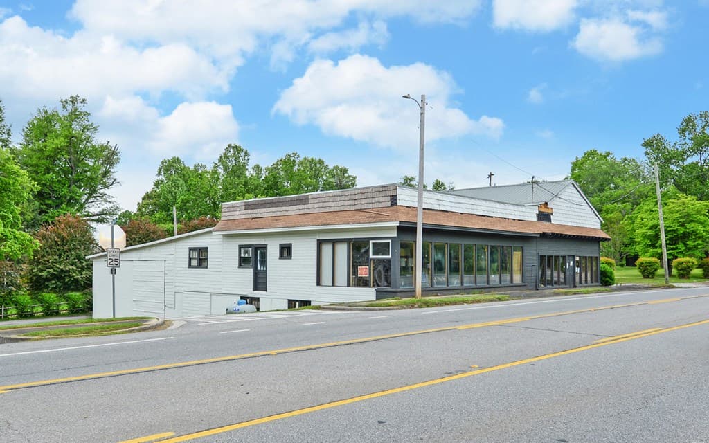 7493 Us Hwy 76 W, Young Harris GA 30582 - Photo