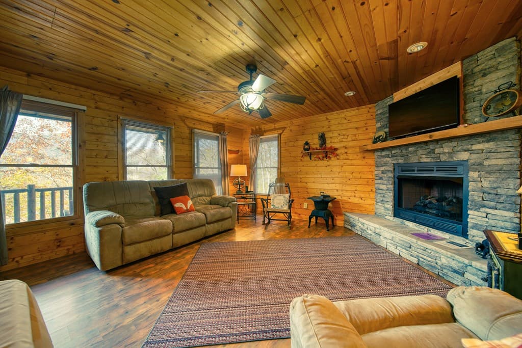 190 Ruby Lake Drive N, Hiawassee GA 30546 - Photo