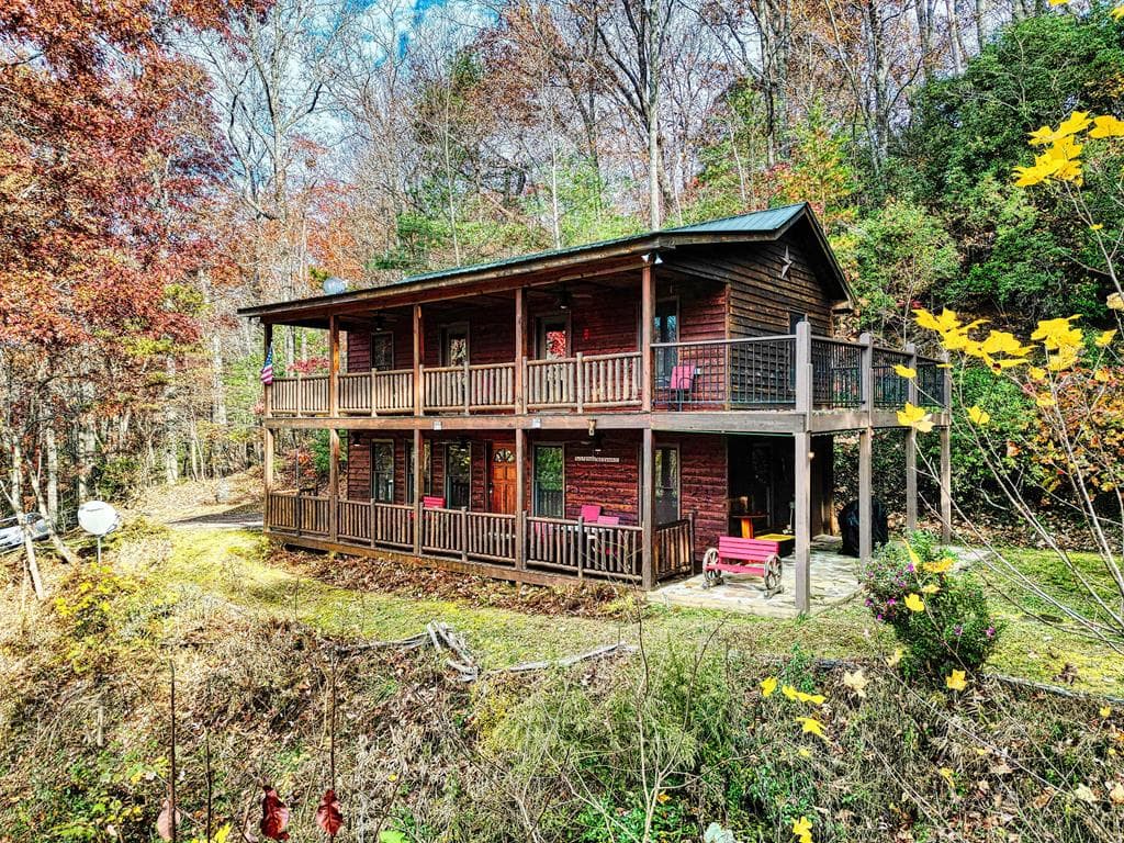 190 Ruby Lake Drive N, Hiawassee GA 30546 - Primary photo