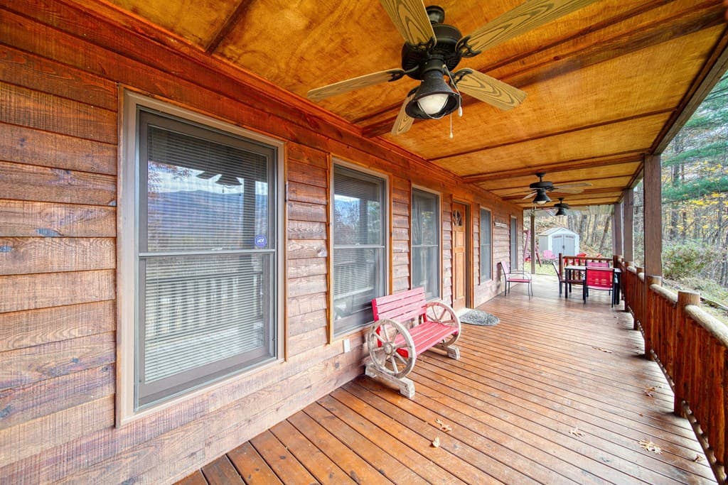 190 Ruby Lake Drive N, Hiawassee GA 30546 - Photo
