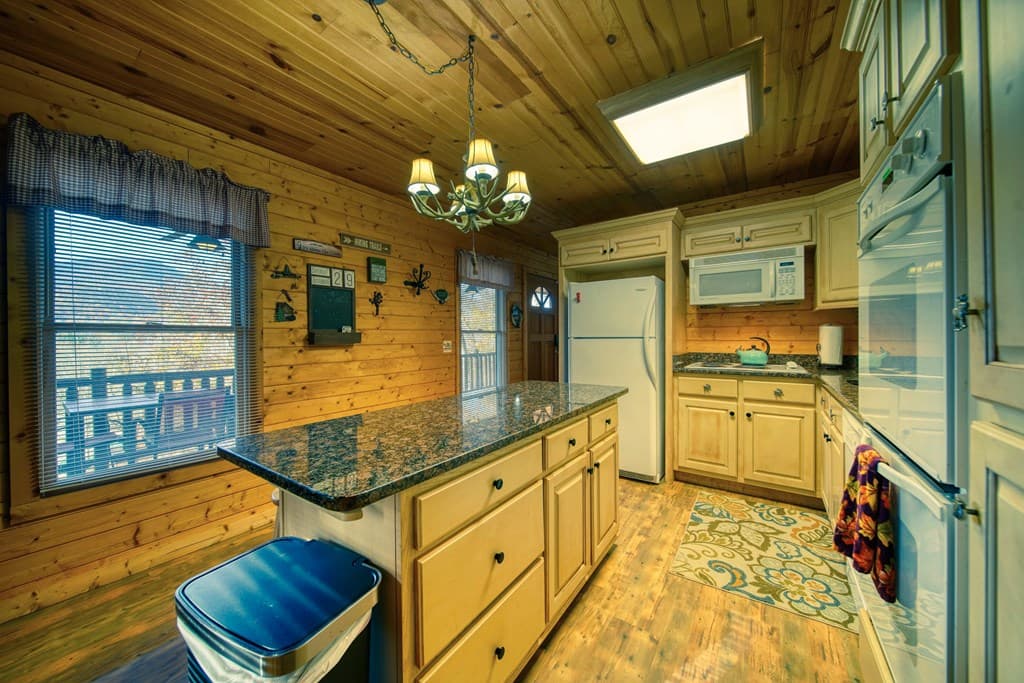 190 Ruby Lake Drive N, Hiawassee GA 30546 - Photo