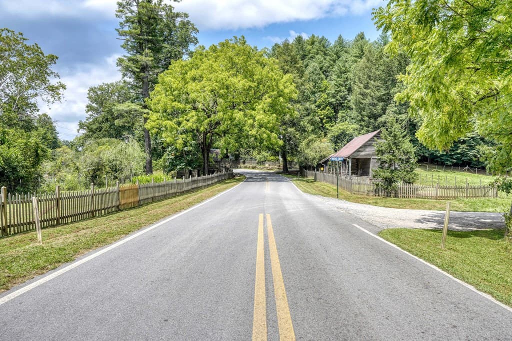 2350 Dial Road, Blue Ridge GA 30513 - Photo