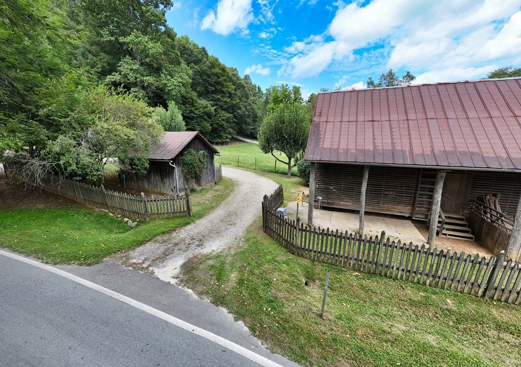 2350 Dial Road, Blue Ridge GA 30513 - Photo