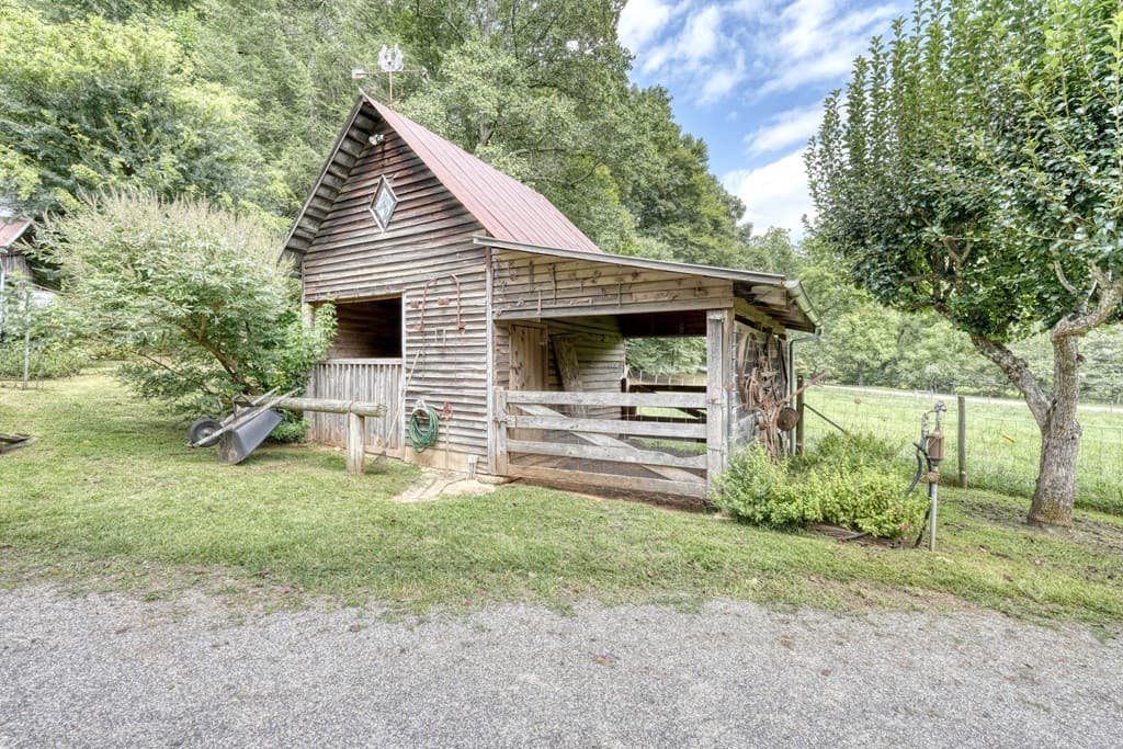 2350 Dial Road, Blue Ridge GA 30513 - Photo