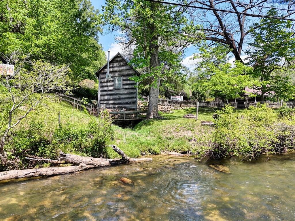 2350 Dial Road, Blue Ridge GA 30513 - Photo