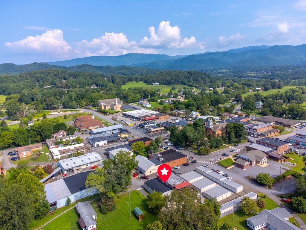 6 Sanderson Street, Hayesville NC 28904 - Photo