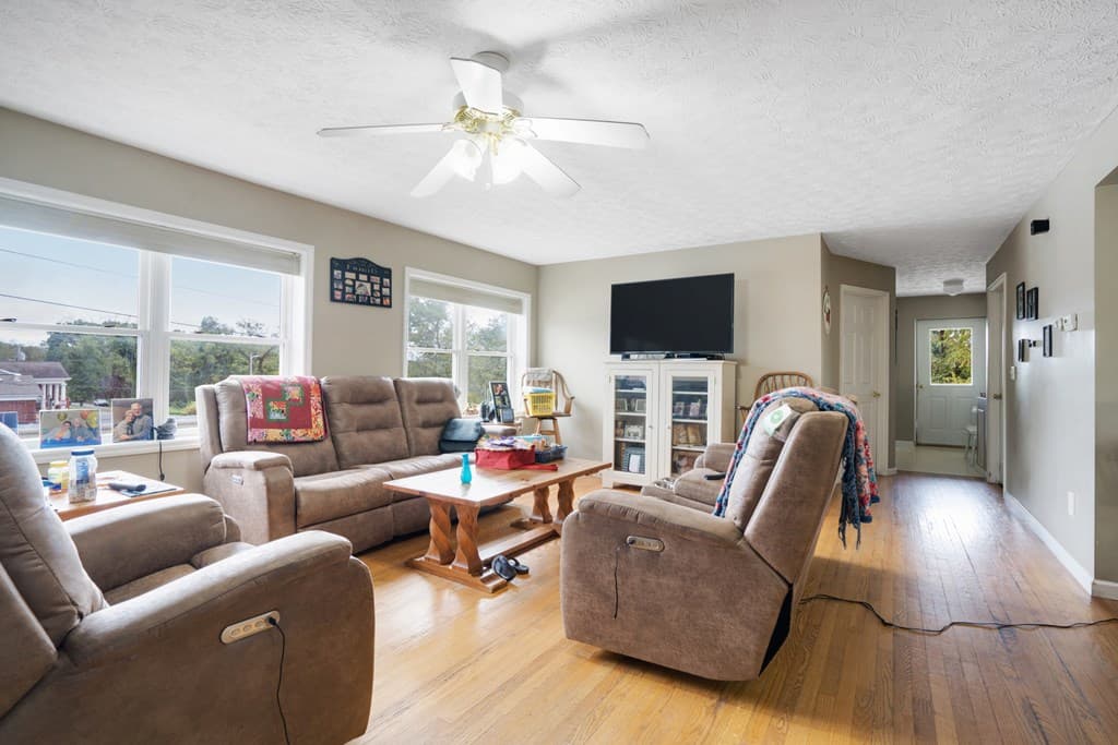 6 Sanderson Street, Hayesville NC 28904 - Photo
