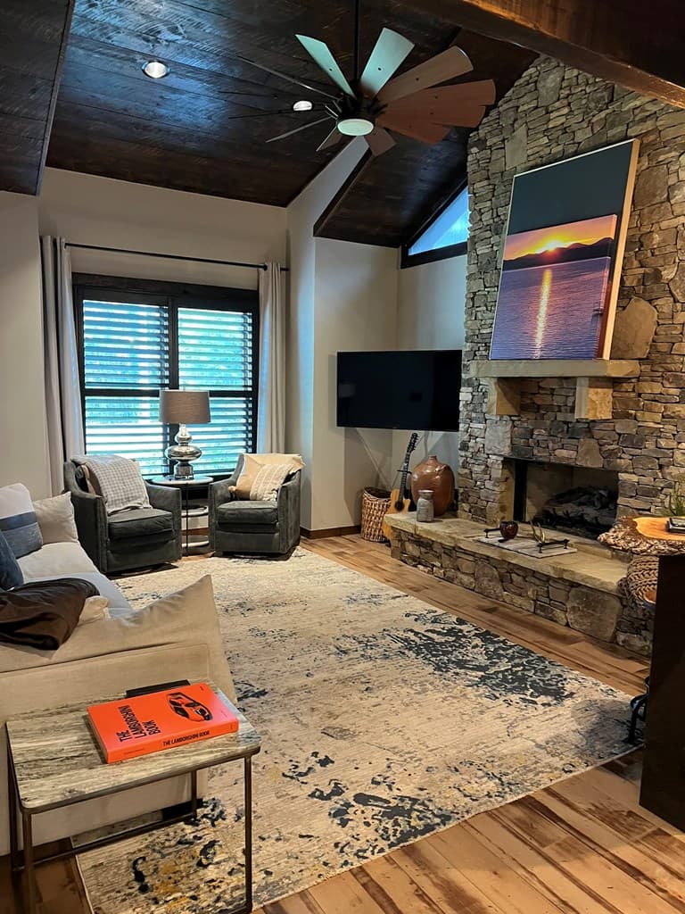 330 E Second Street, Blue Ridge GA 30513 - Photo
