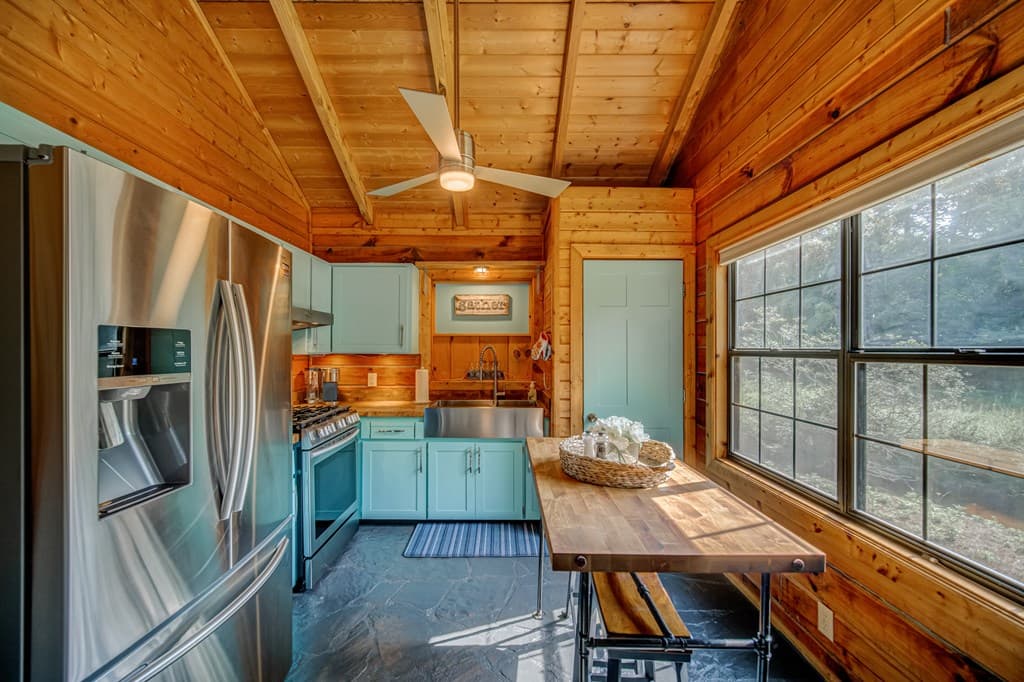 142 Bear Lake Drive, Blue Ridge GA 30513 - Photo