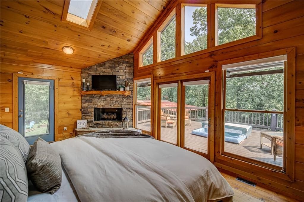 142 Bear Lake Drive, Blue Ridge GA 30513 - Photo