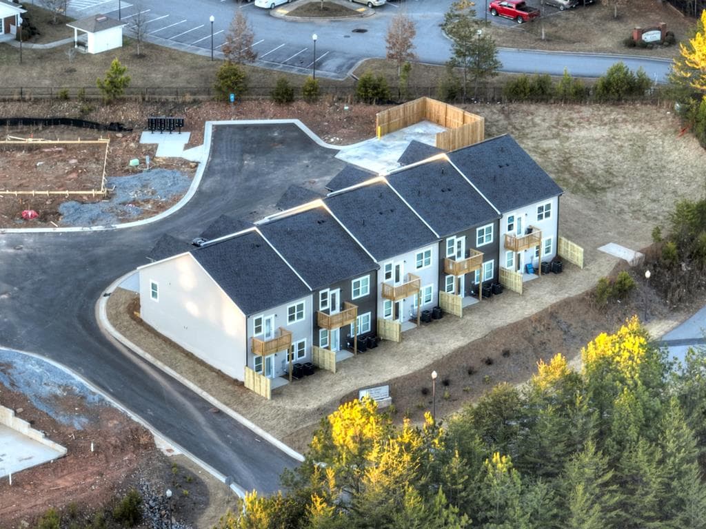 Unit 2 Grove Loop, Blue Ridge GA 30513 - Primary photo