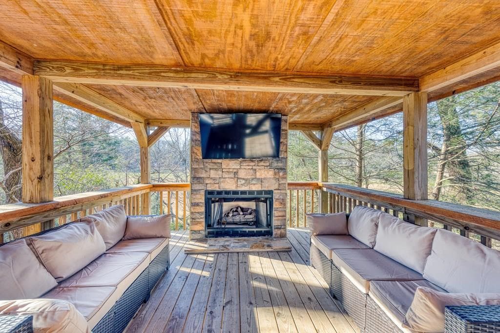 586 Newport Road, Blue Ridge GA 30513 - Photo