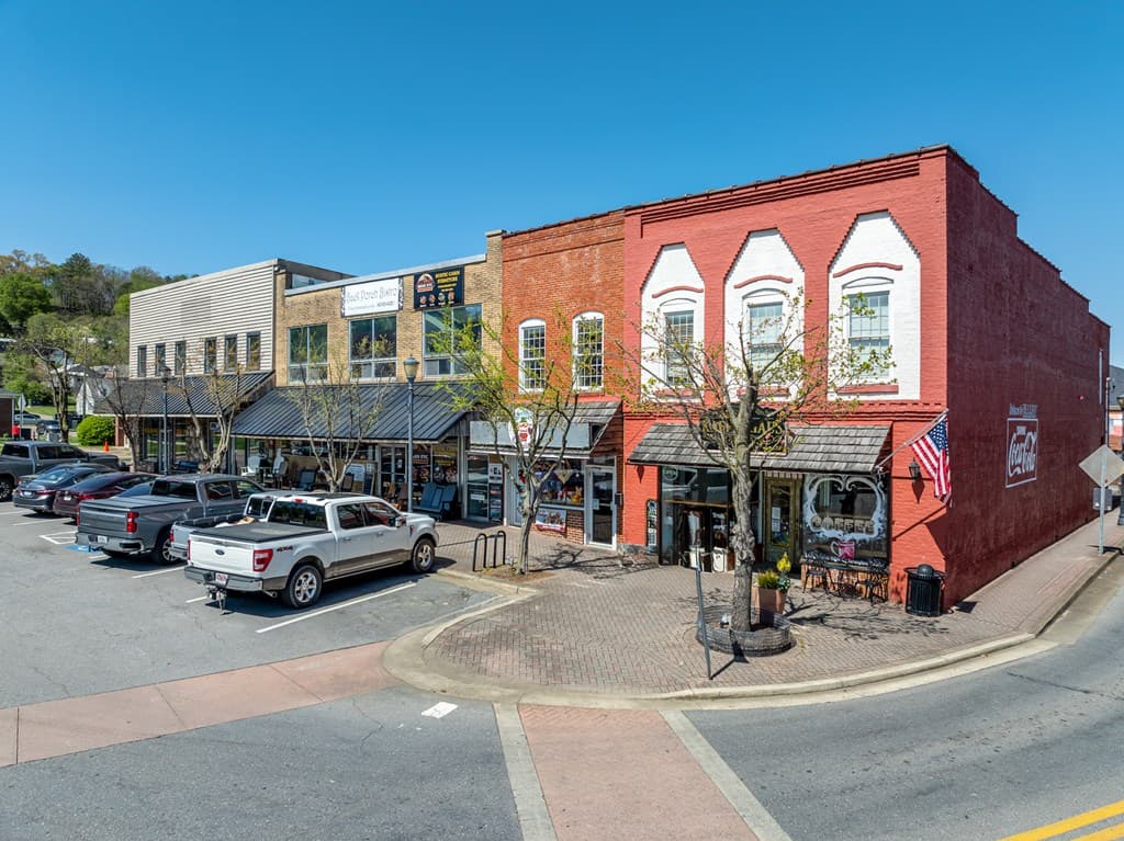 4 Northside Square, Ellijay GA 30540 - Photo
