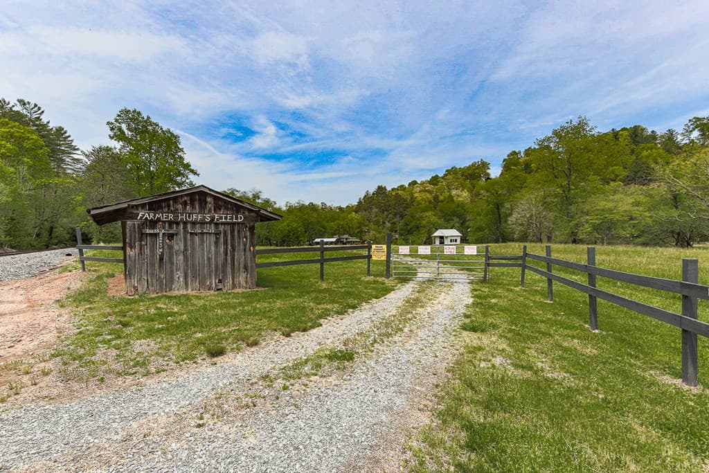 88 Black Gum Lane, Blue Ridge GA 30513 - Photo