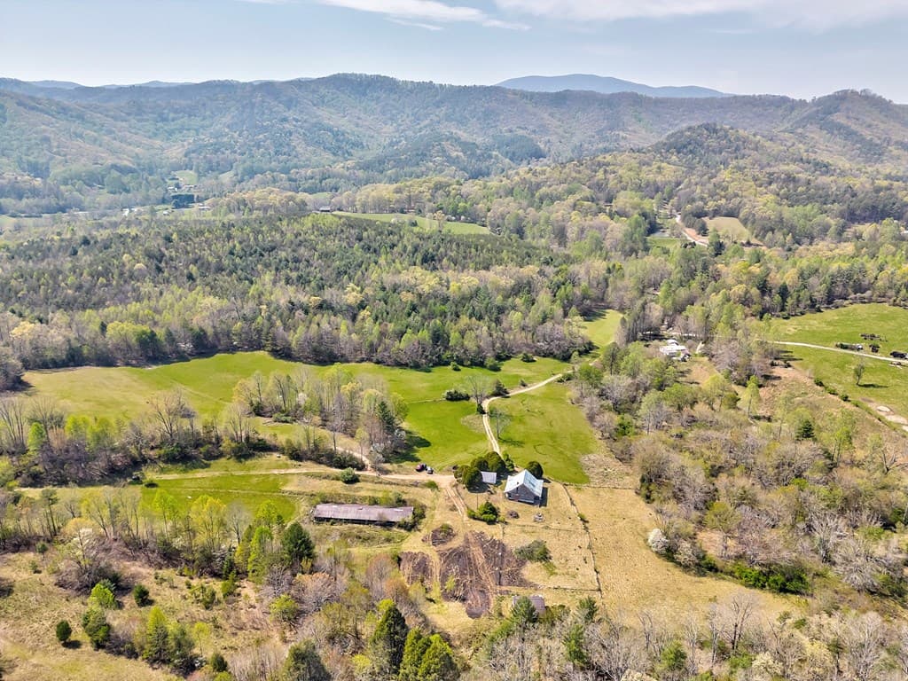 365 Waters Road, Mccaysville GA 30555 - Photo