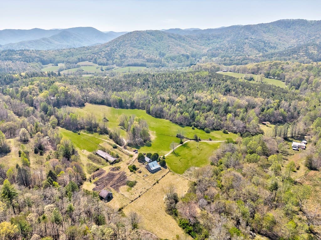 365 Waters Road, Mccaysville GA 30555 - Photo