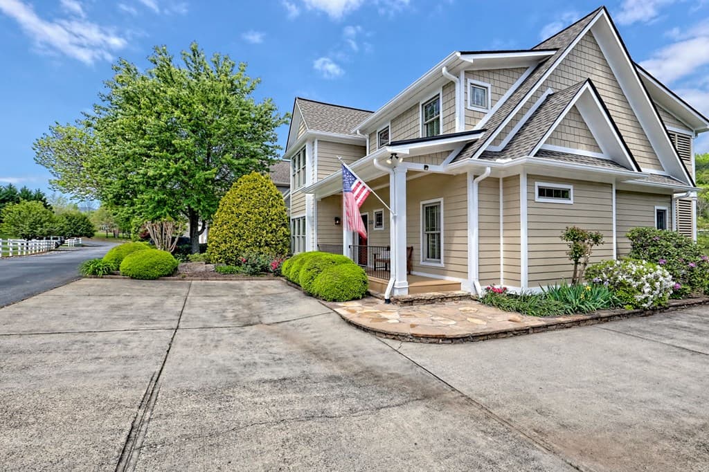 2265 Eastgate Drive, Hiawassee GA 30546 - Photo