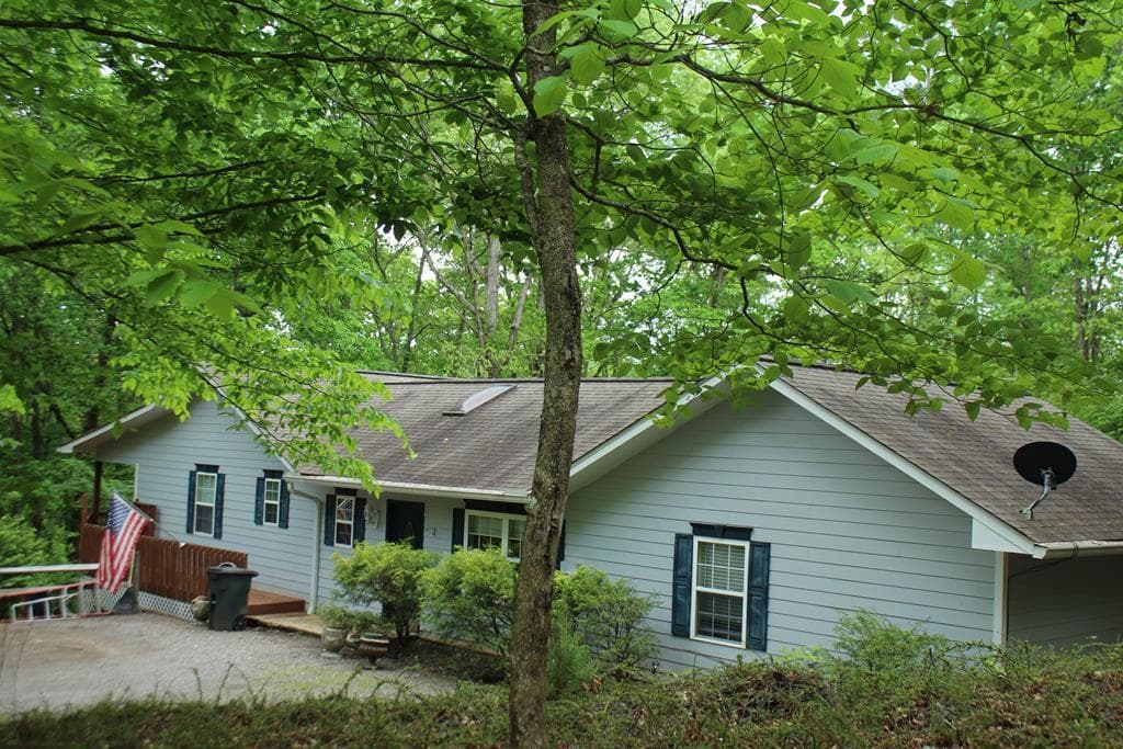 6961 Woodlake Circle, Young Harris GA 30582 - Photo