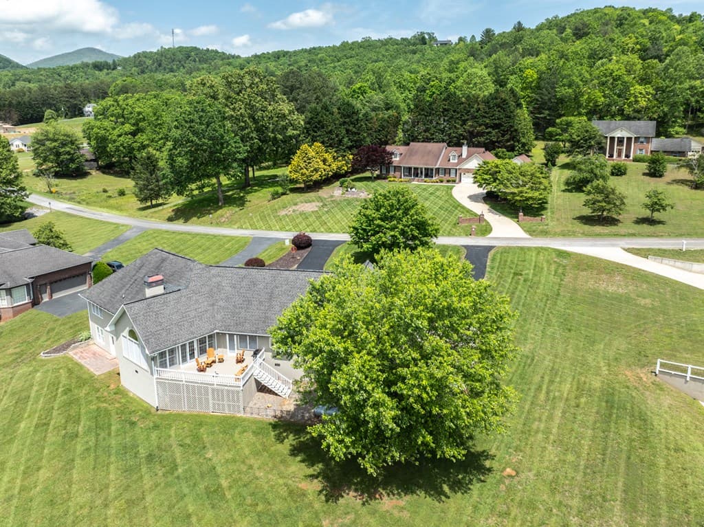 1537 Victoria Woods Drive, Hiawassee GA 30546 - Photo