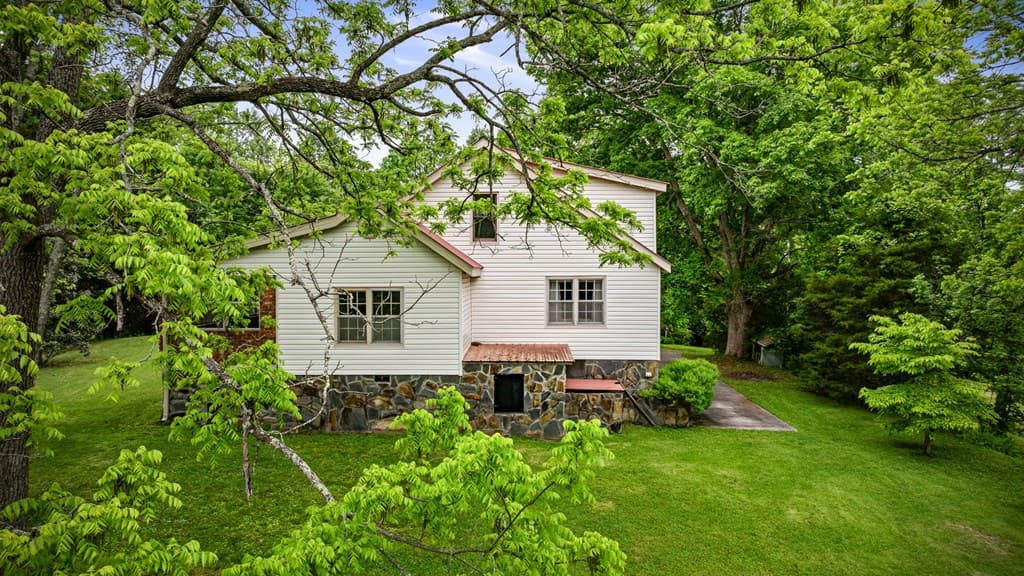16 Hollow Springs Road, Blue Ridge GA 30513 - Photo