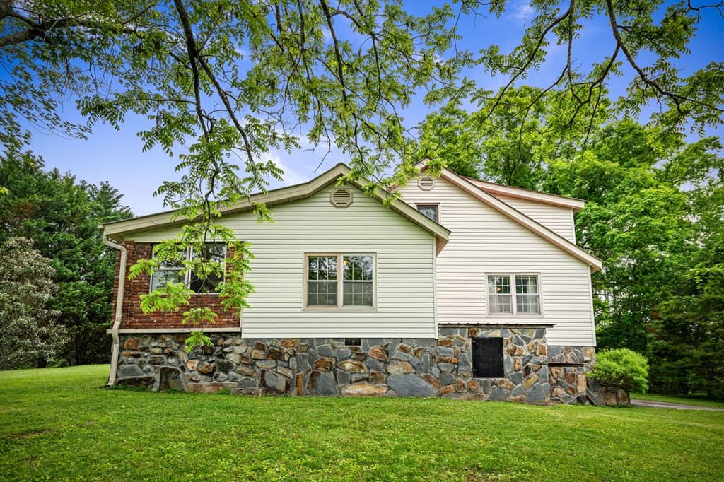 16 Hollow Springs Road, Blue Ridge GA 30513 - Photo