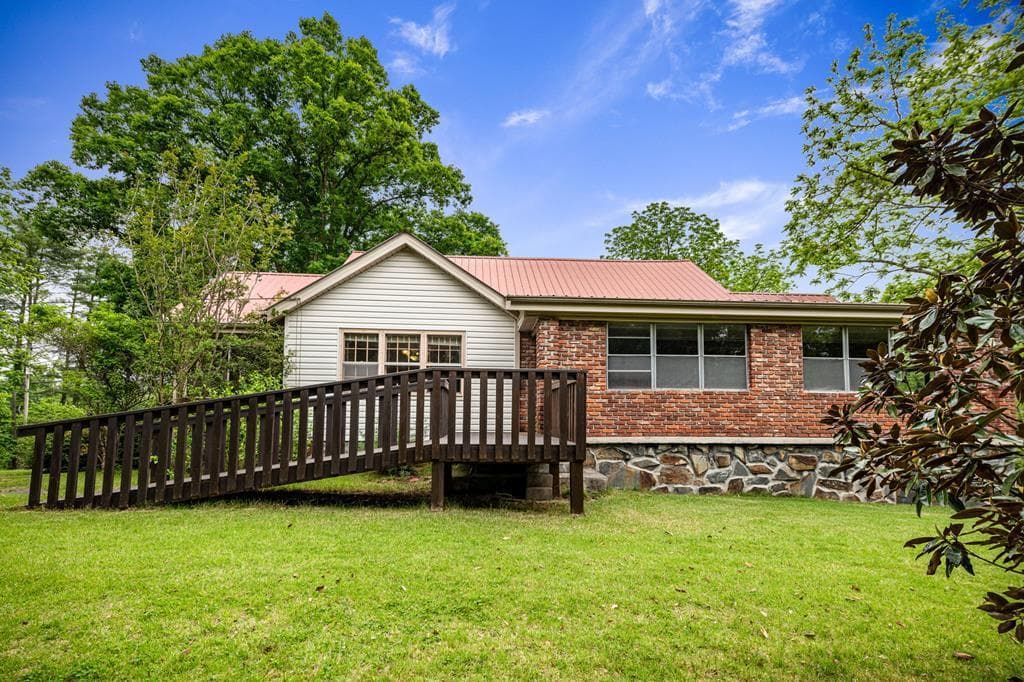 16 Hollow Springs Road, Blue Ridge GA 30513 - Primary photo