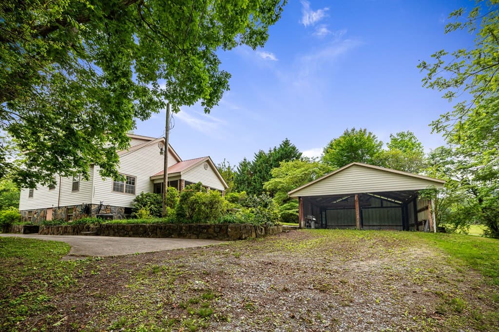 16 Hollow Springs Road, Blue Ridge GA 30513 - Photo