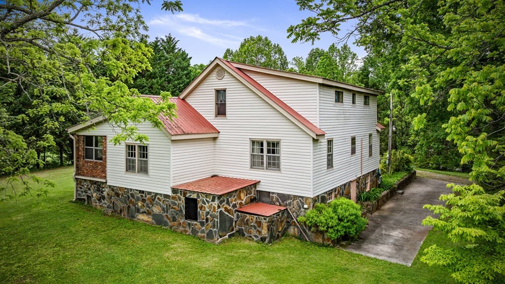 16 Hollow Springs Road, Blue Ridge GA 30513 - Photo