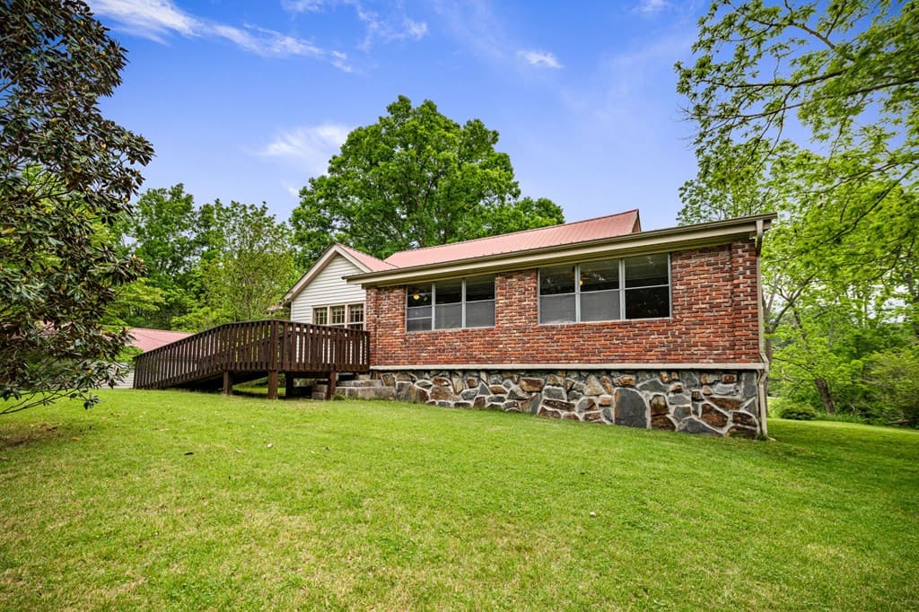 16 Hollow Springs Road, Blue Ridge GA 30513 - Photo