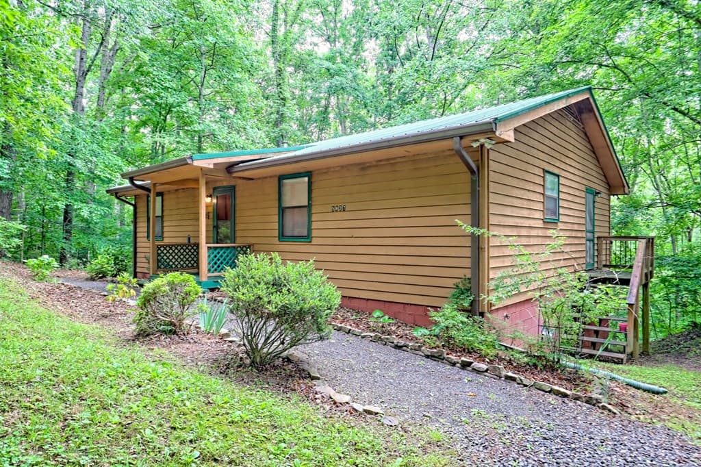 5827 Brasstown Creek Est, Young Harris GA 30582 - Photo