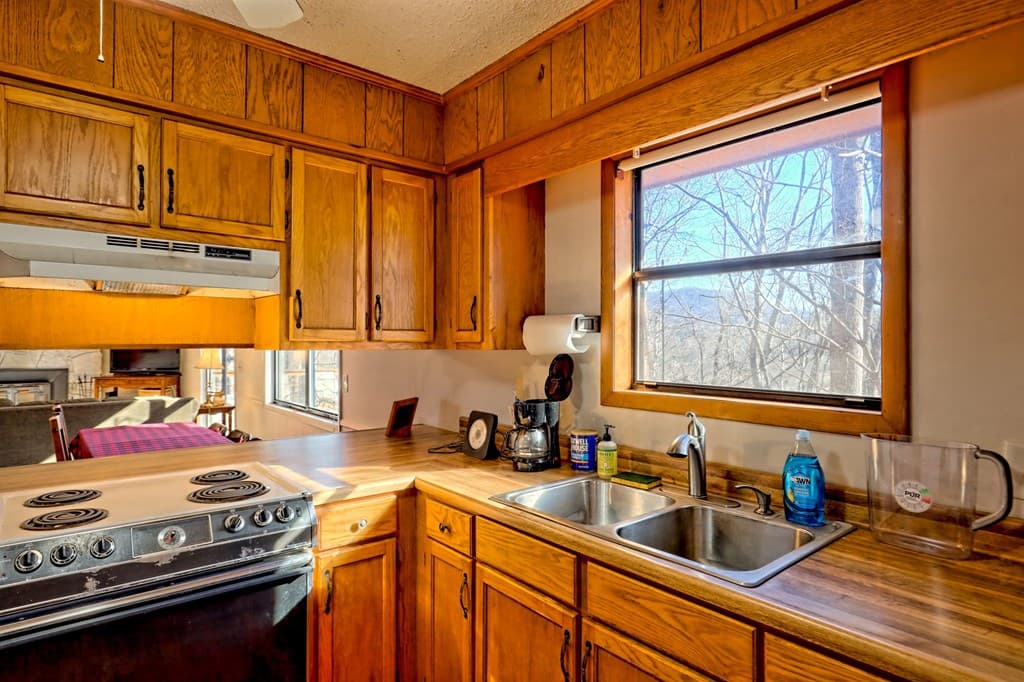 5827 Brasstown Creek Est, Young Harris GA 30582 - Photo