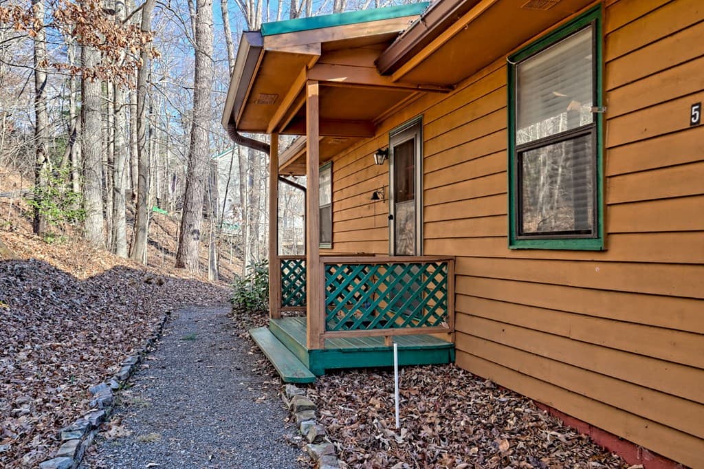 5827 Brasstown Creek Est, Young Harris GA 30582 - Photo