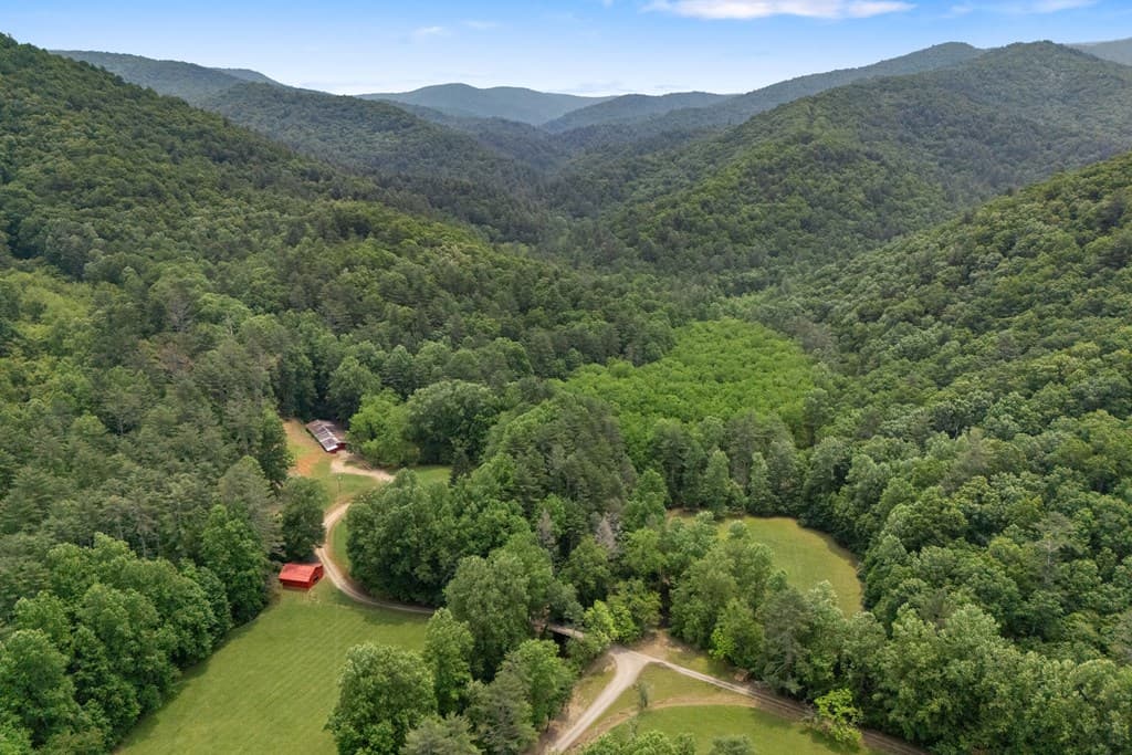 7320 Chestnut Valley Road, Hiawassee GA 30546 - Photo