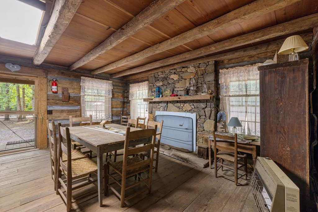 7320 Chestnut Valley Road, Hiawassee GA 30546 - Photo