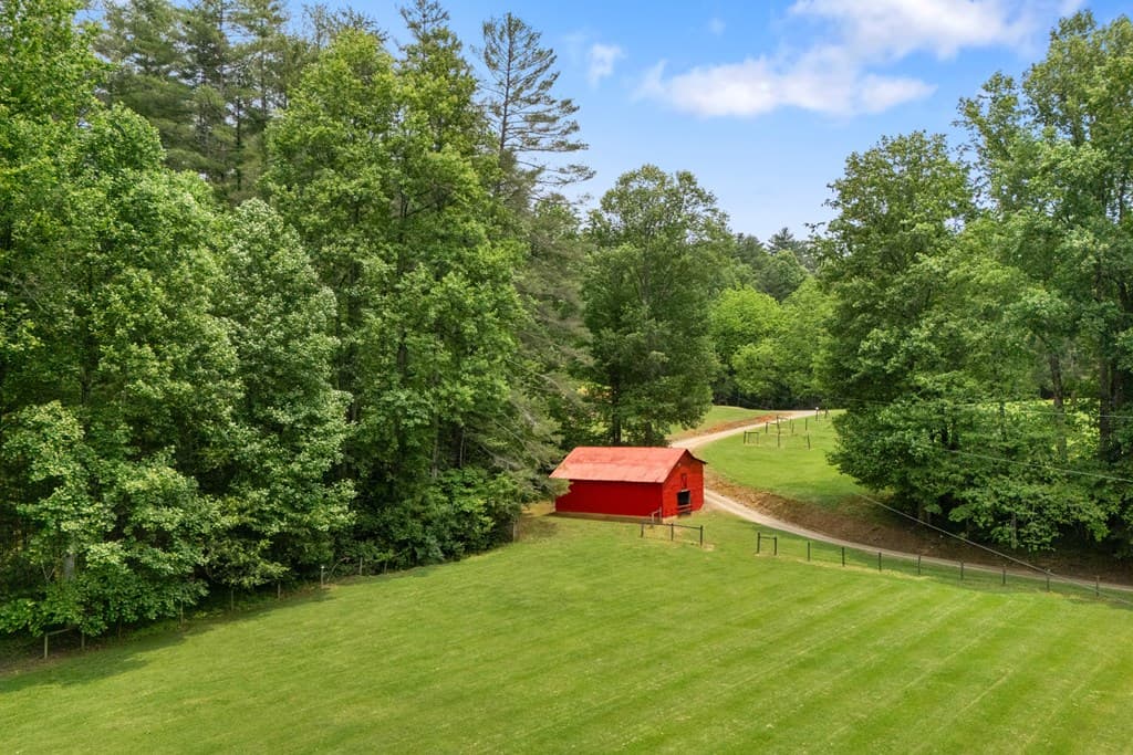 7320 Chestnut Valley Road, Hiawassee GA 30546 - Photo