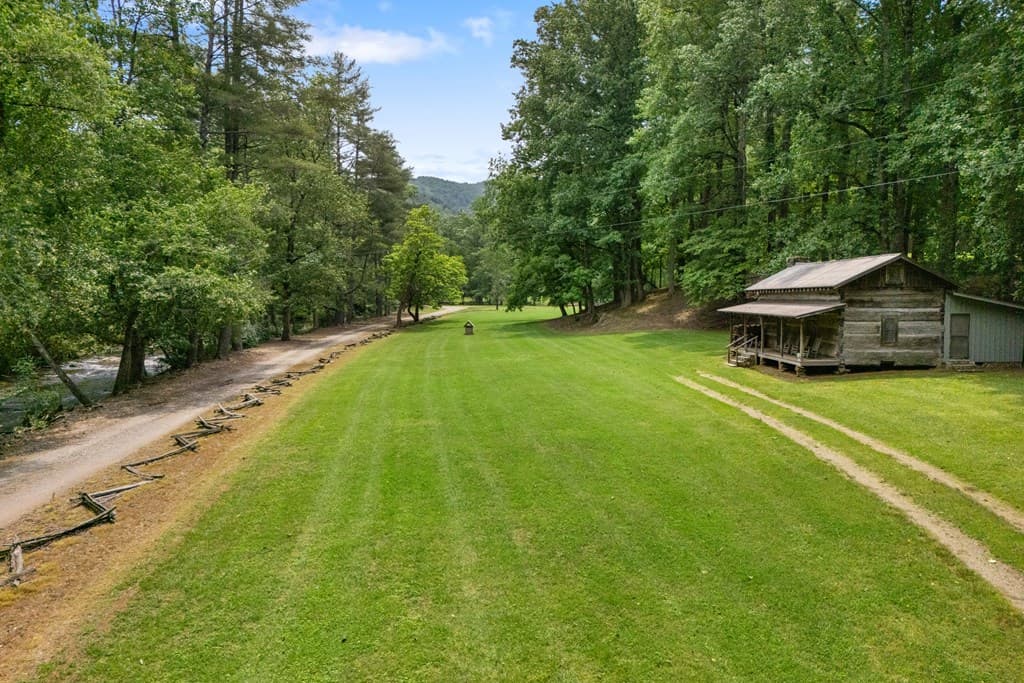 7320 Chestnut Valley Road, Hiawassee GA 30546 - Photo