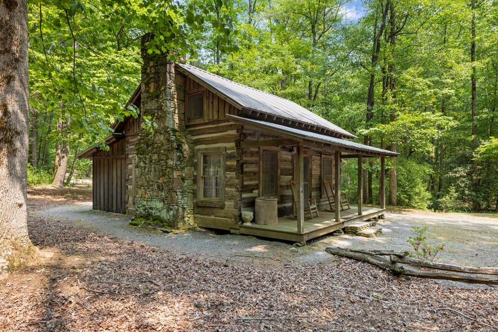 7320 Chestnut Valley Road, Hiawassee GA 30546 - Photo