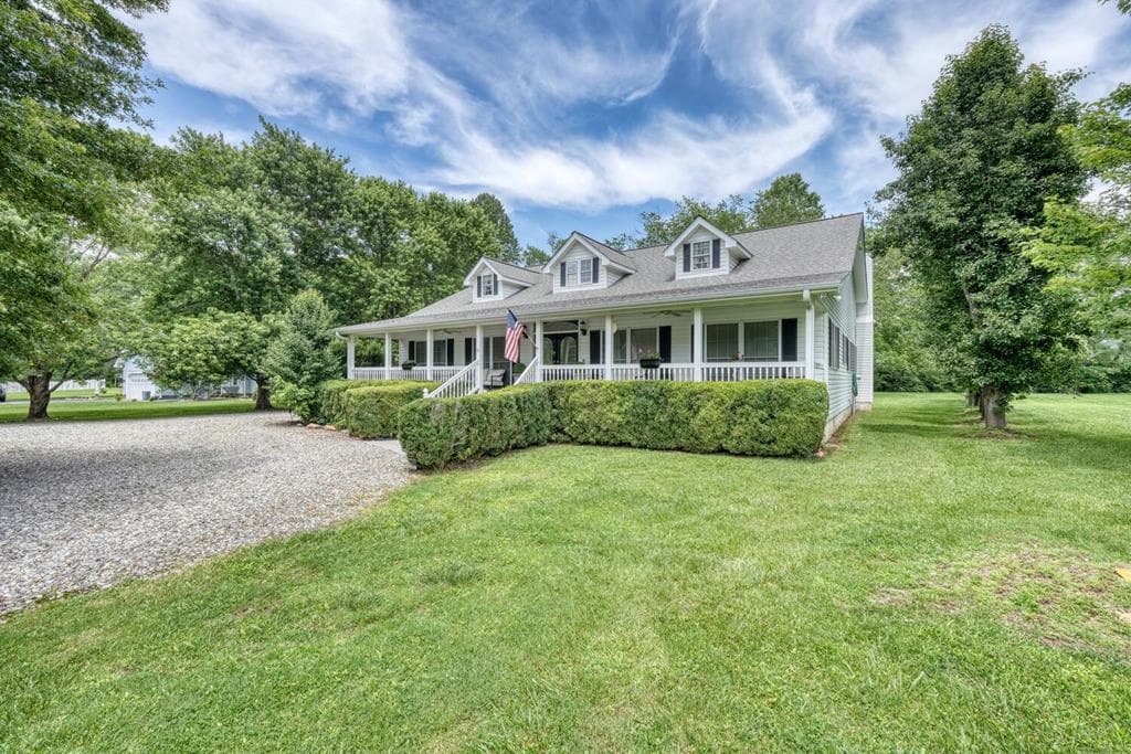 162 Grandview Drive, Young Harris GA 30582 - Primary photo