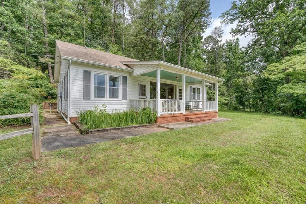 131 Wonderview Drive, Hayesville NC 28904 - Primary photo