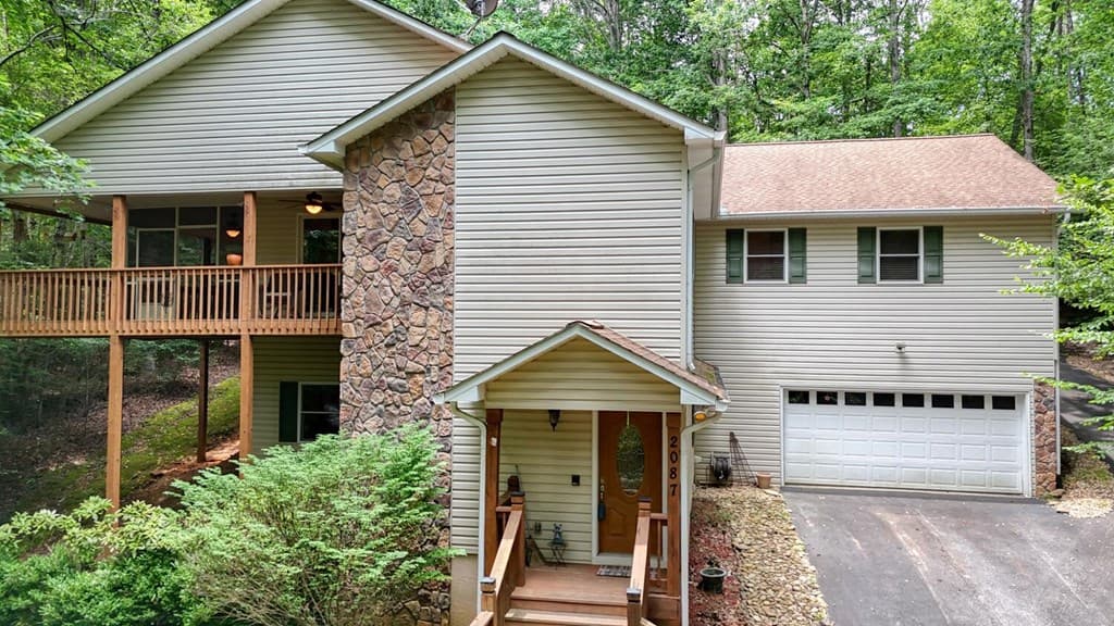2087 Woodlake Lane, Young Harris GA 30582 - Photo