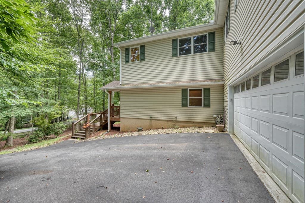 2087 Woodlake Lane, Young Harris GA 30582 - Photo