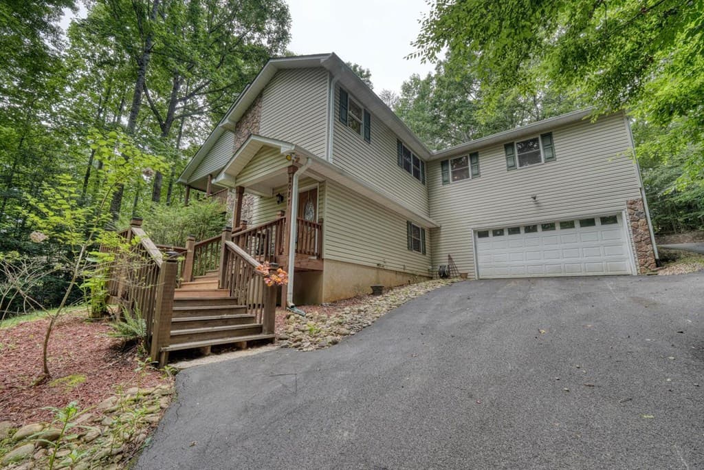 2087 Woodlake Lane, Young Harris GA 30582 - Photo