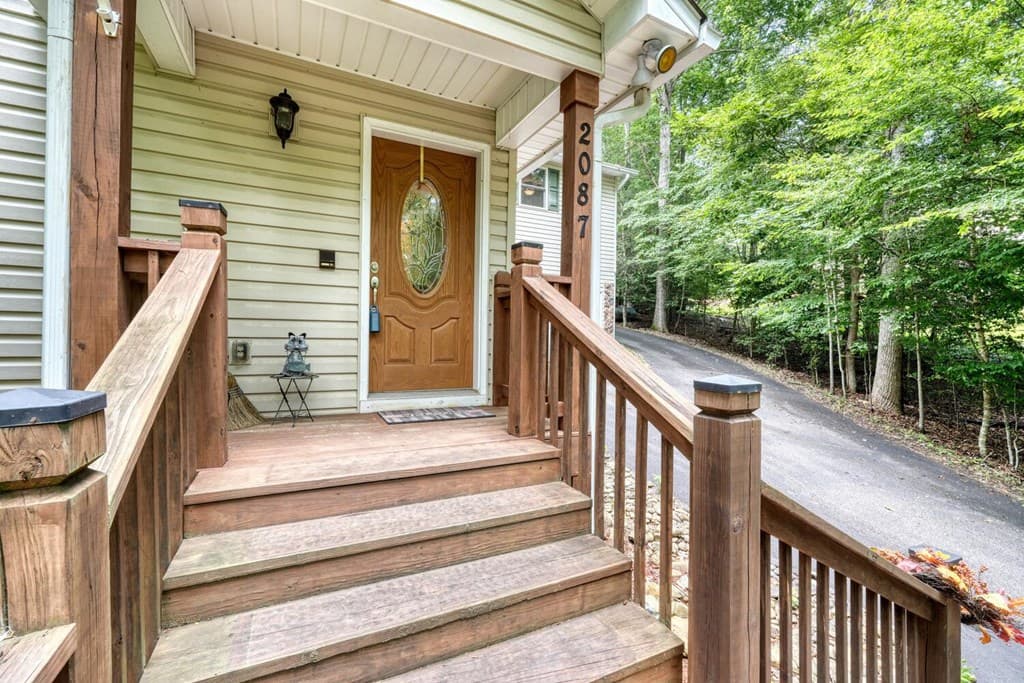 2087 Woodlake Lane, Young Harris GA 30582 - Photo