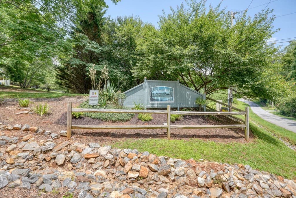 2087 Woodlake Lane, Young Harris GA 30582 - Photo