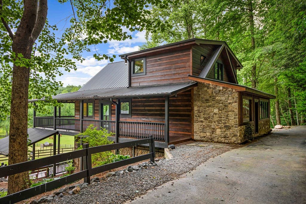 225 Cohutta Ranch Road, Blue Ridge GA 30513 - Photo