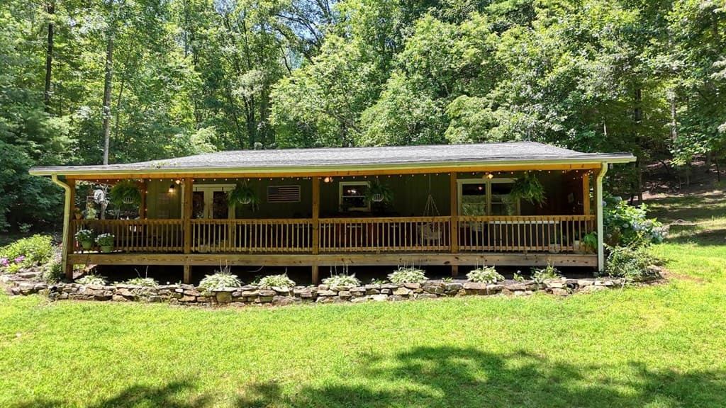 243 Chattahoochee Acres, Cleveland GA 30528 - Photo