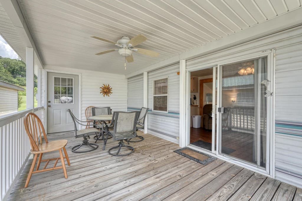 4360 Riverbank Run, Hiawassee GA 30546 - Photo